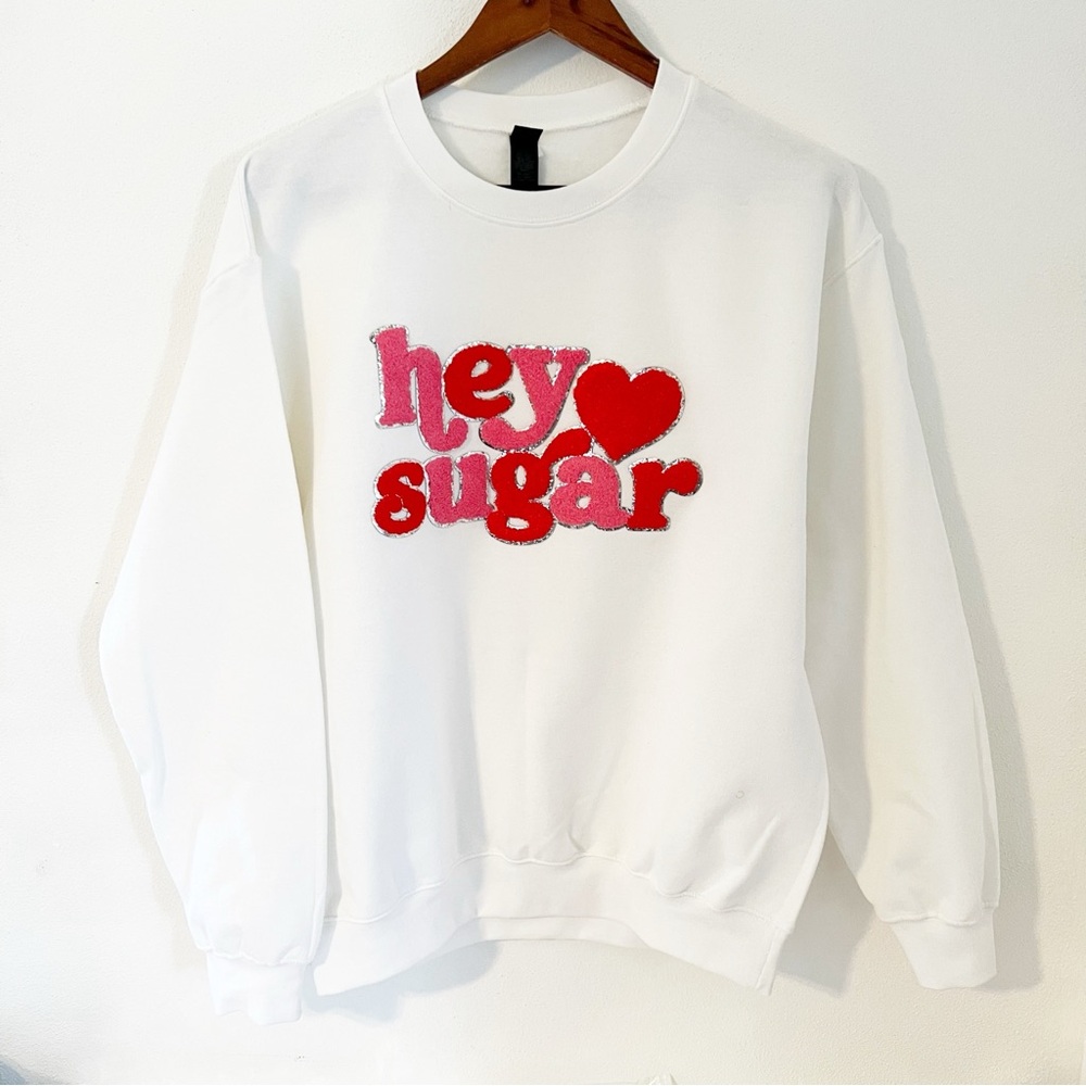 Hey Sugar Chenille Patch Sweatshirt – Unisex M